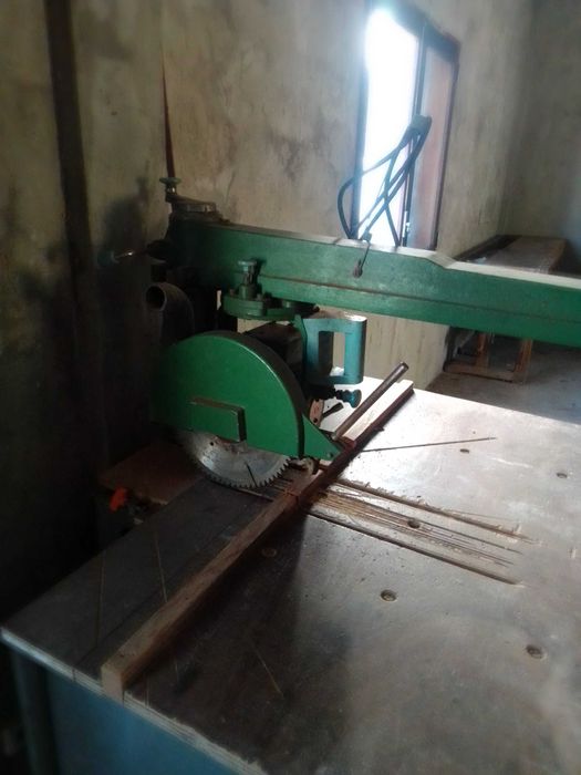 Serra de corte da DeWalt para marcenaria.