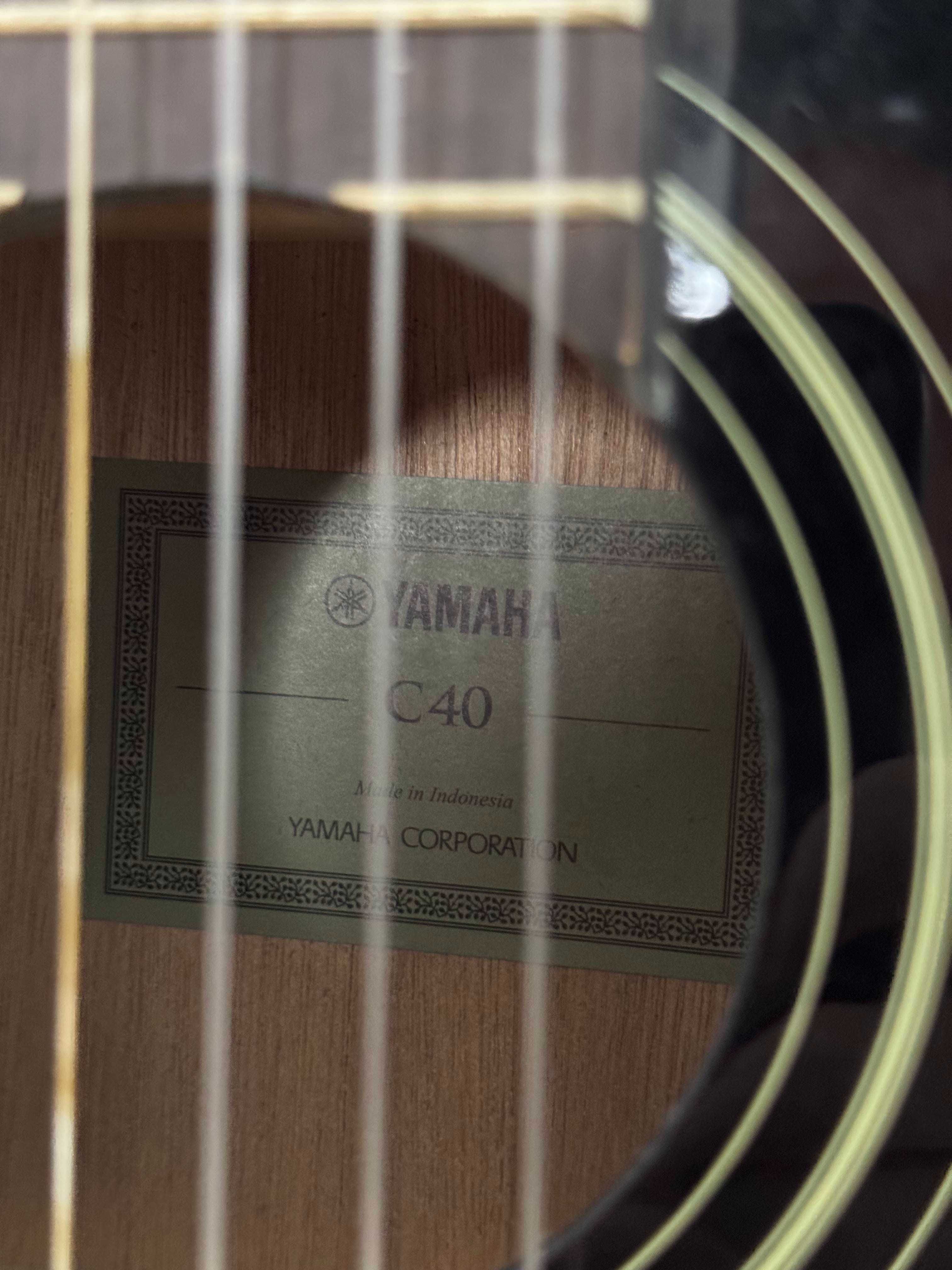 Guitarra Clássica Yamaha C40 Preta Usada