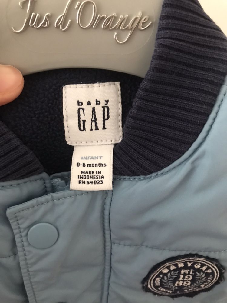 Colete baby gap 0/6m