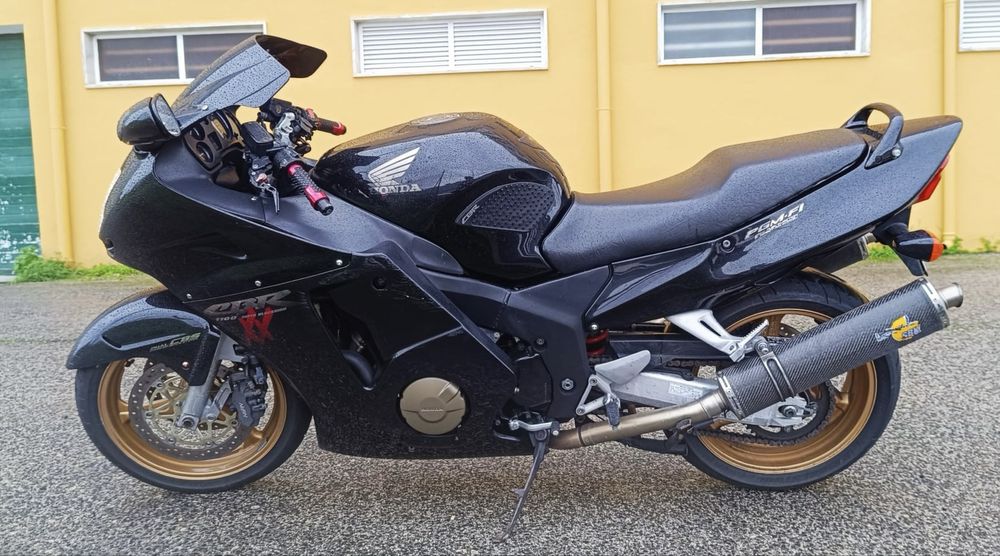 Honda CBR XX 1100 SuperBlackBird