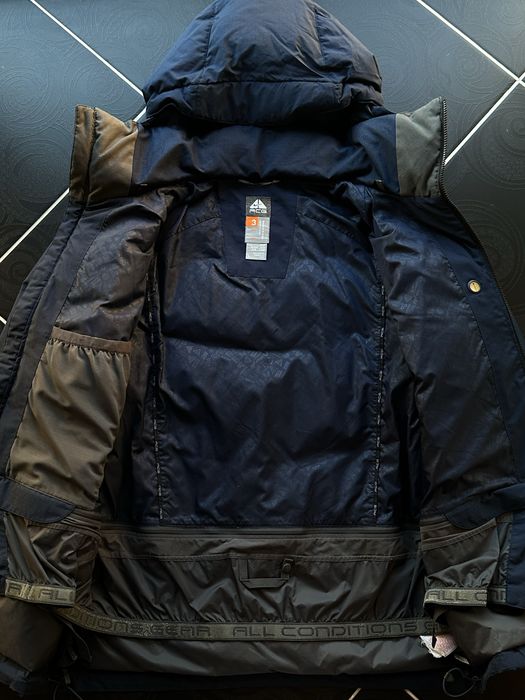 Куртку пуховик Nike ACG