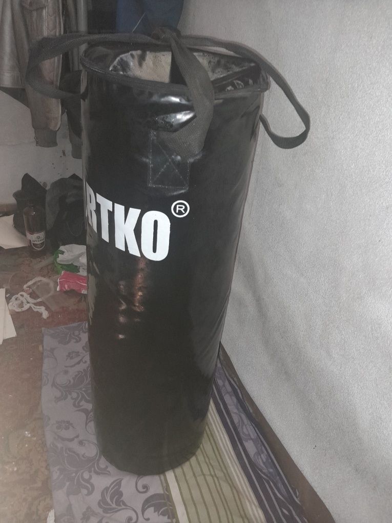Продам боксерську грушу!
