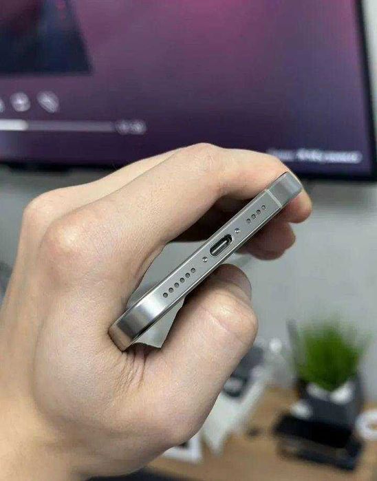 iPhone 16 Pro Max, 256 ГБ, SIM + eSIM