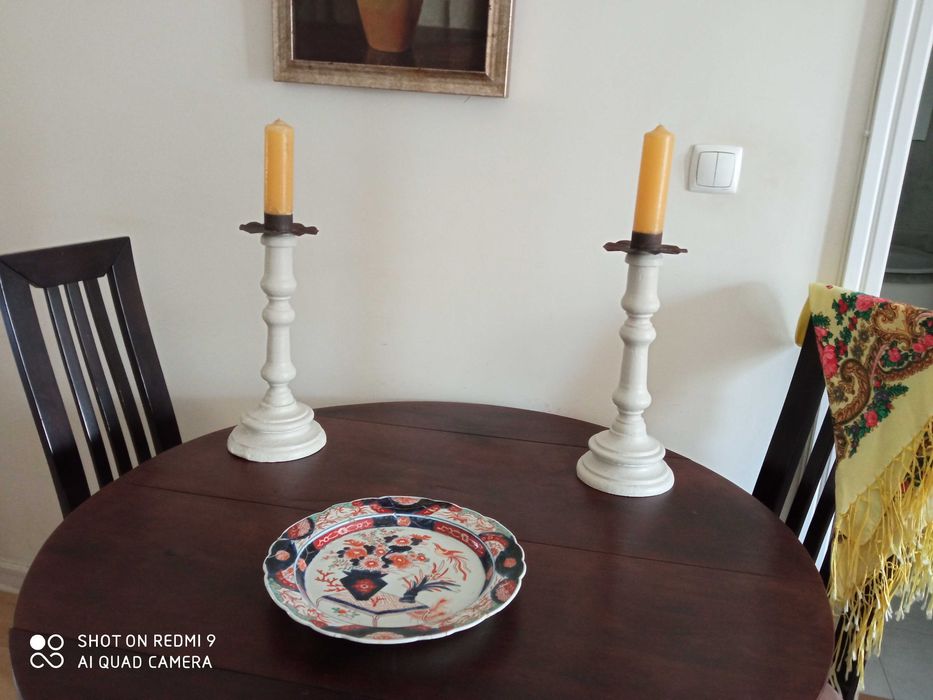 Par de castiçais rústicos de madeira