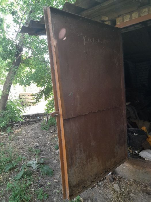 Продаю гараж можна на розбір.