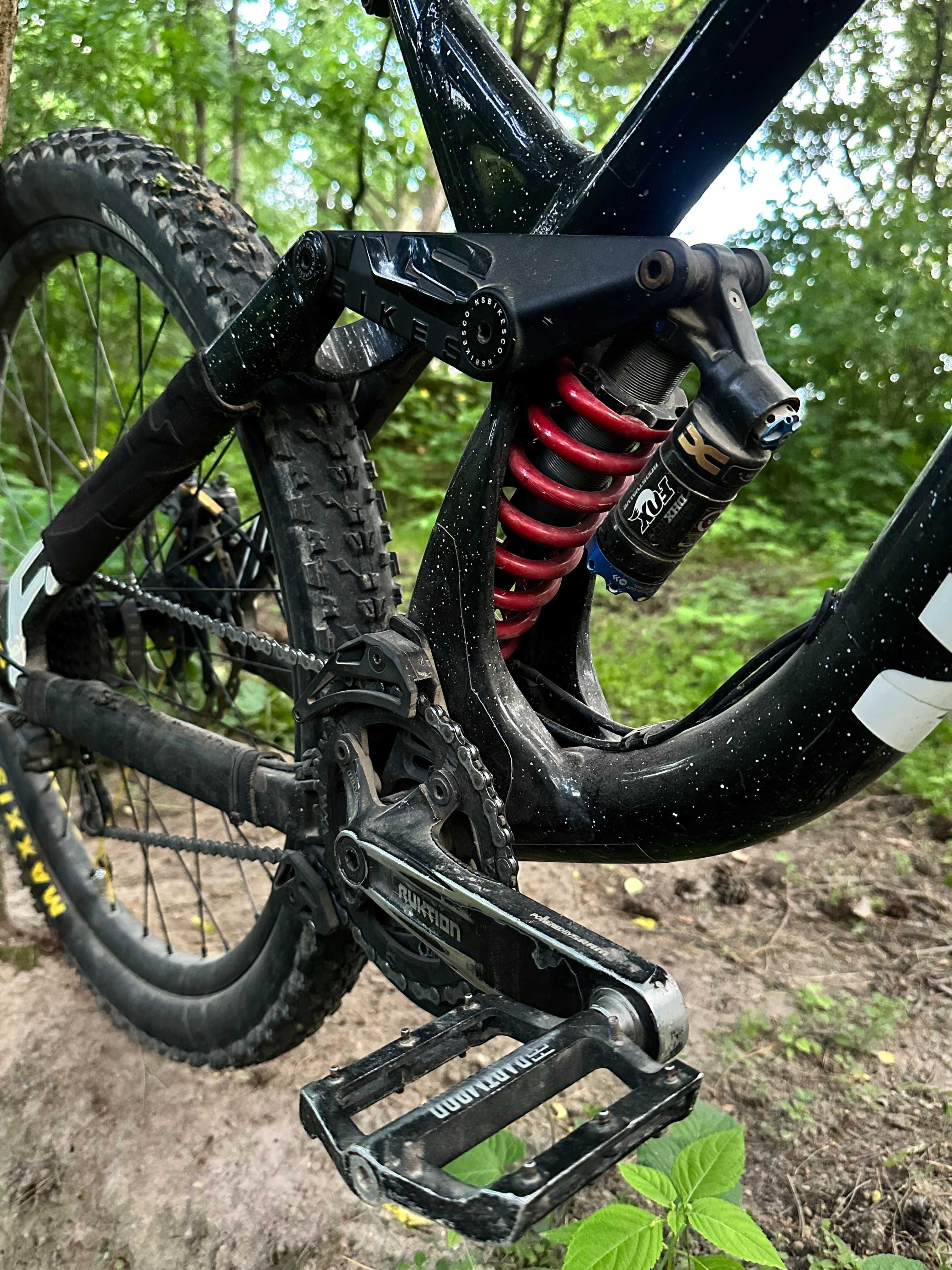 NS Bikes Fuzz 27.5 M Dh Boxxer ultimate, Fox Kasihma Shimano saint/zee