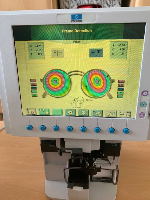 Analizator soczewek, Dioptromierz Essilor ACL60