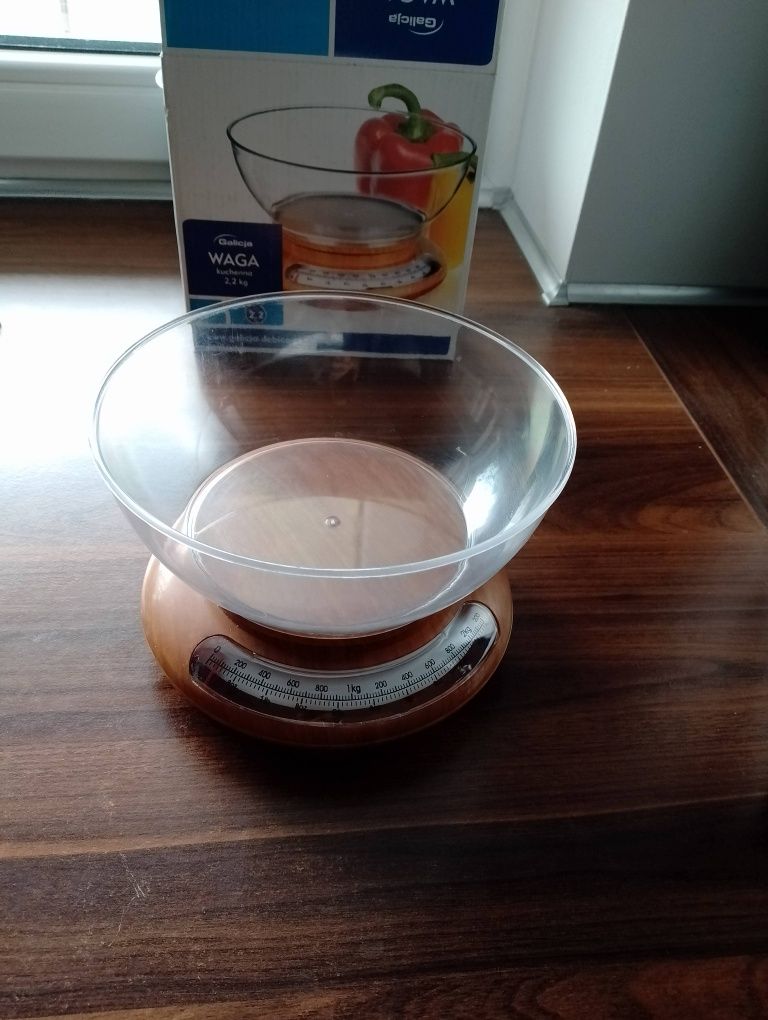 Waga kuchenna w kolorze drewna