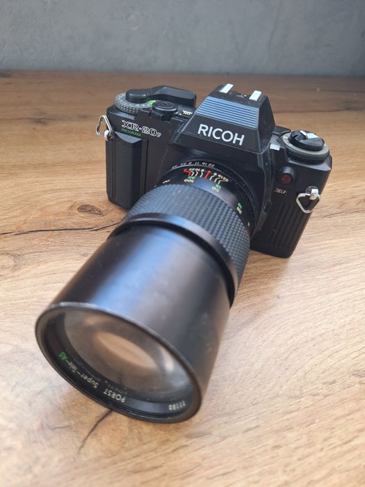 Aparat Ricoh z obiektywem Porst