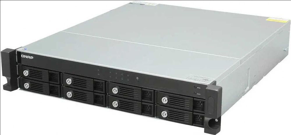 QNAP TS-869U-RP – 8-zatokowy NAS 2U z redundantnym zasilaniem, sprawny