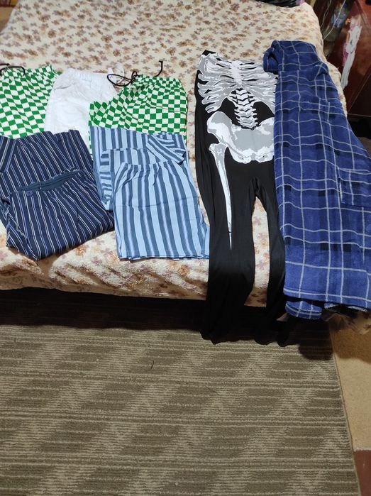 Продам вещи лотом.