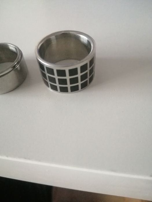 Vendo anéis (portes incluídos)