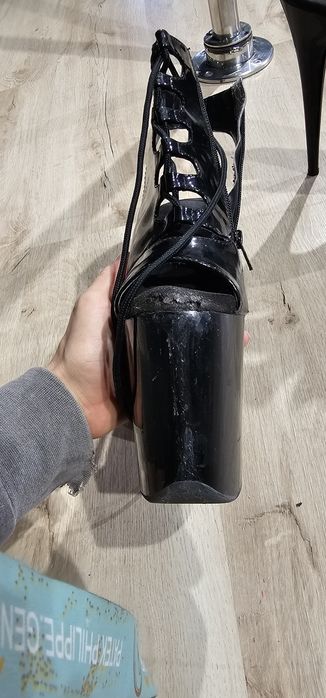 Продам стріпи Pleaser 37 розмір