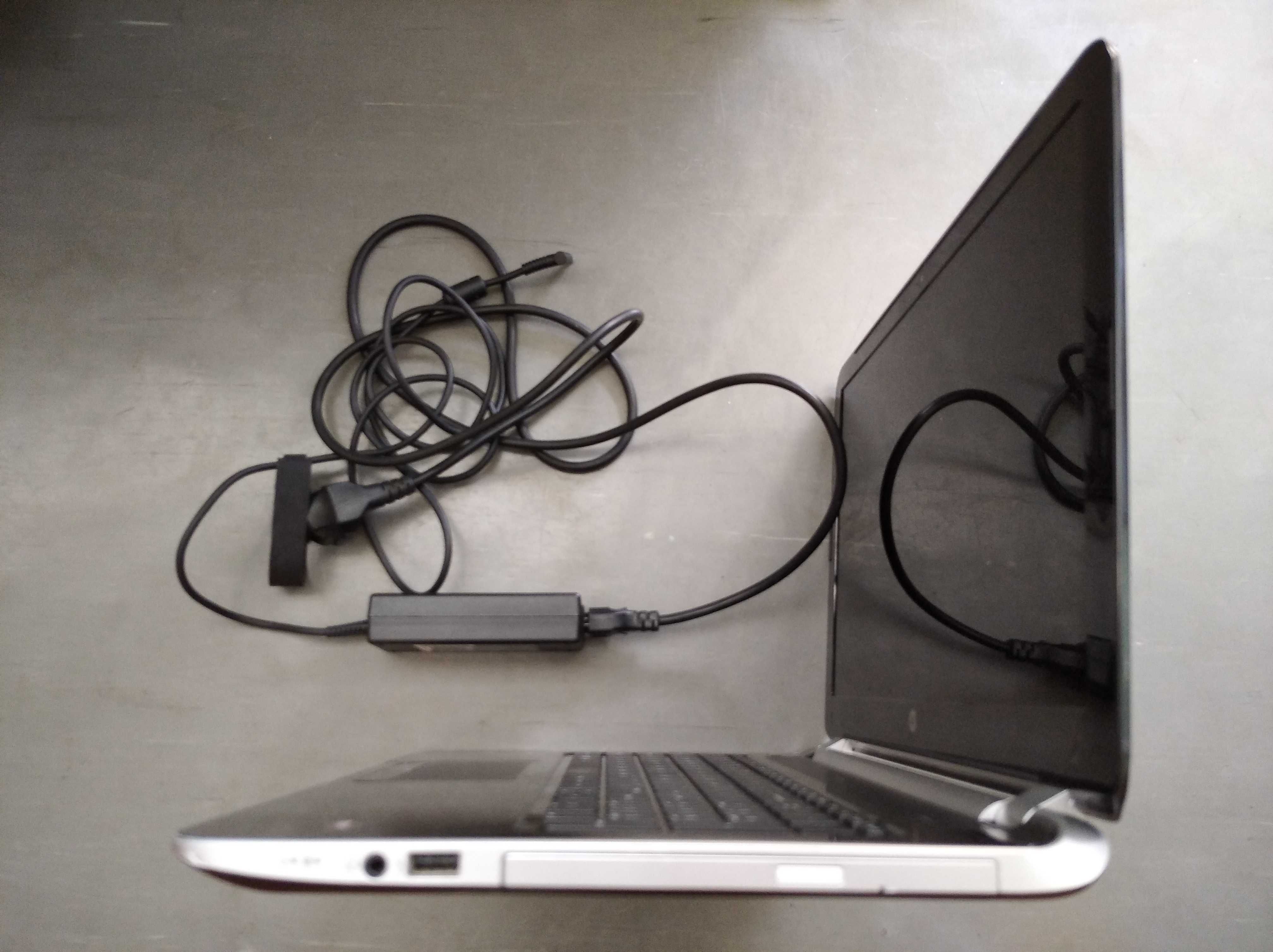 laptop hp pavillion 2 dyski ladny stan prawie jak nowy duzo zdjec