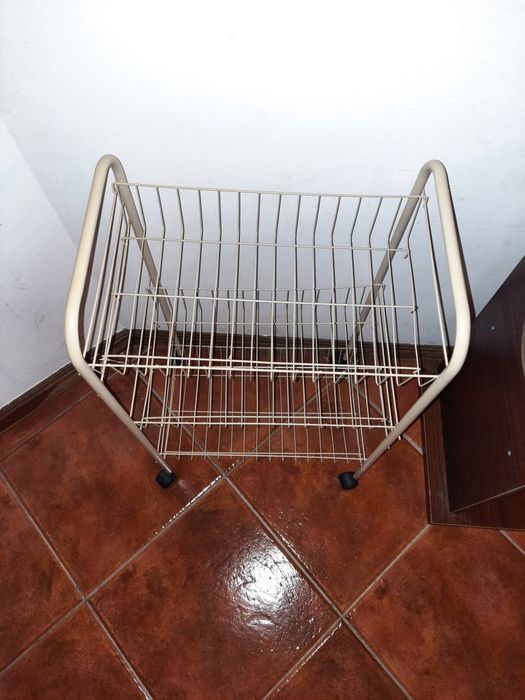 Carrinho de apoio legumes arrumação