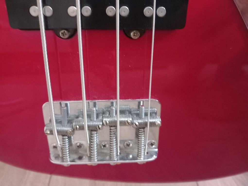 GITARA Tokai Jazz sound bass