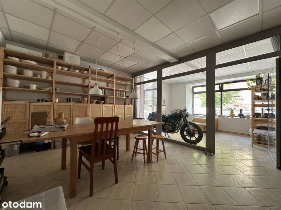 Przestronny lokal usługowy po remoncie
