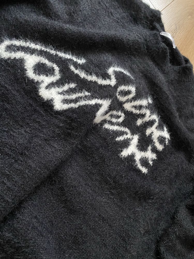 Czarny puszysty sweter z napisem Saint Laurent modny, oversize