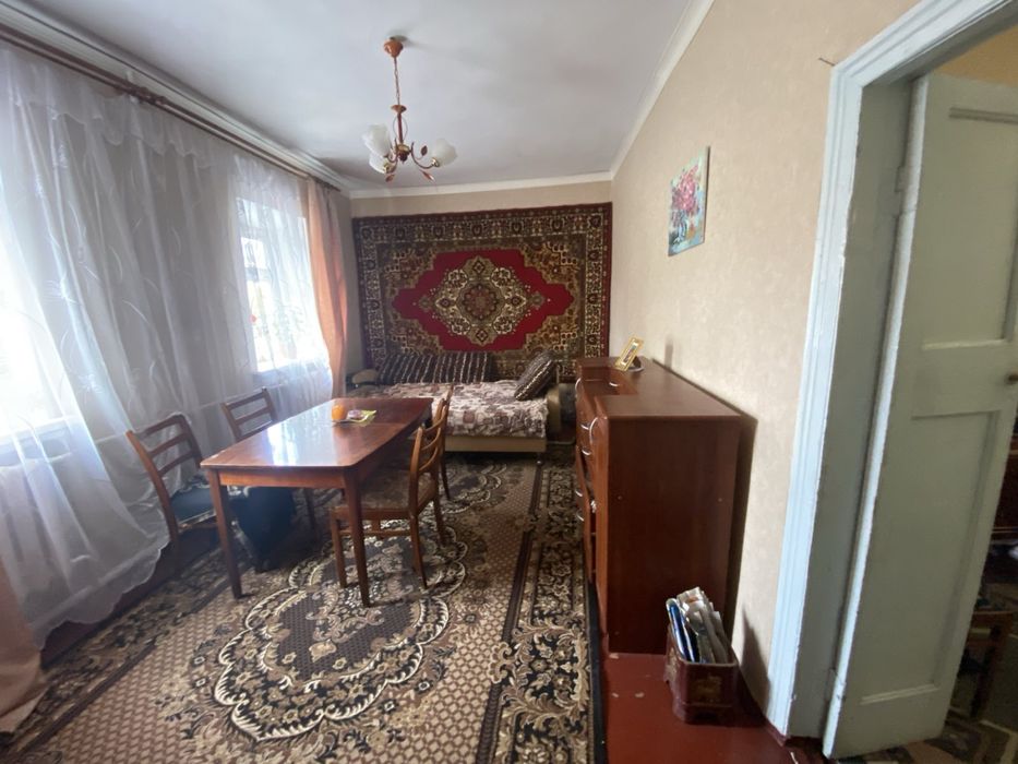 Продається будинок в Покровському районі .