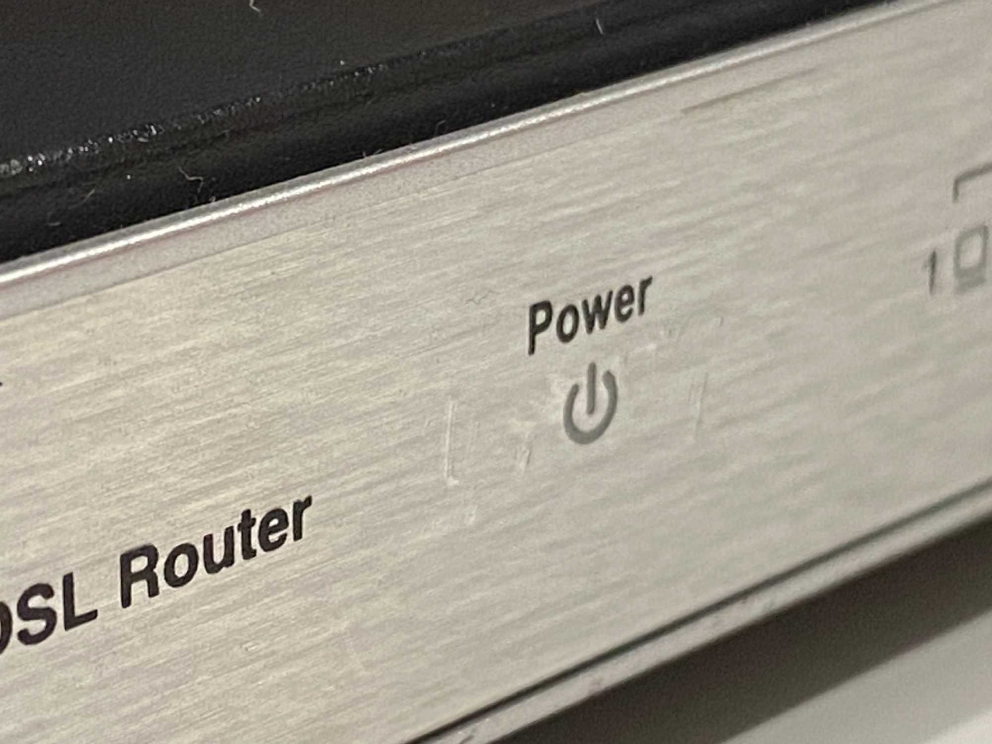 Router wi-fi D-Link DSL-2740B