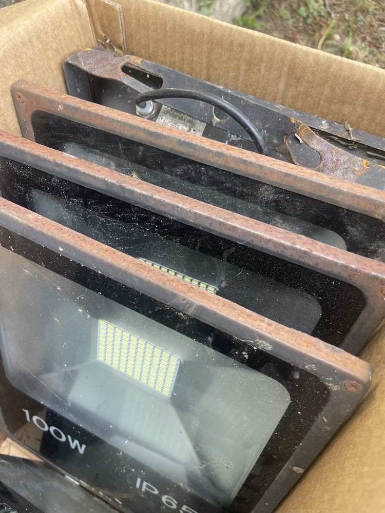 Holofotes 100 IP 65 Led