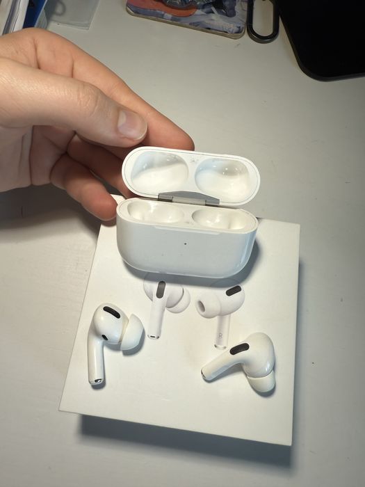 Airpods Pro słuchawki iphone