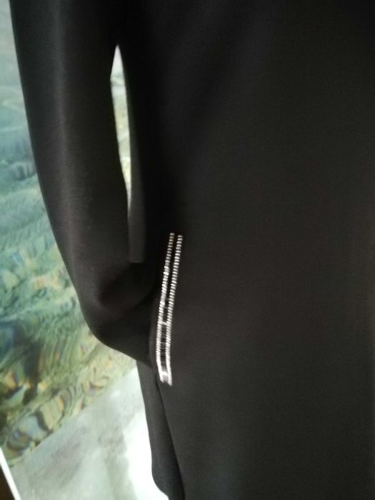 Sukienka klasyczna czarna trapezowa kieszenie