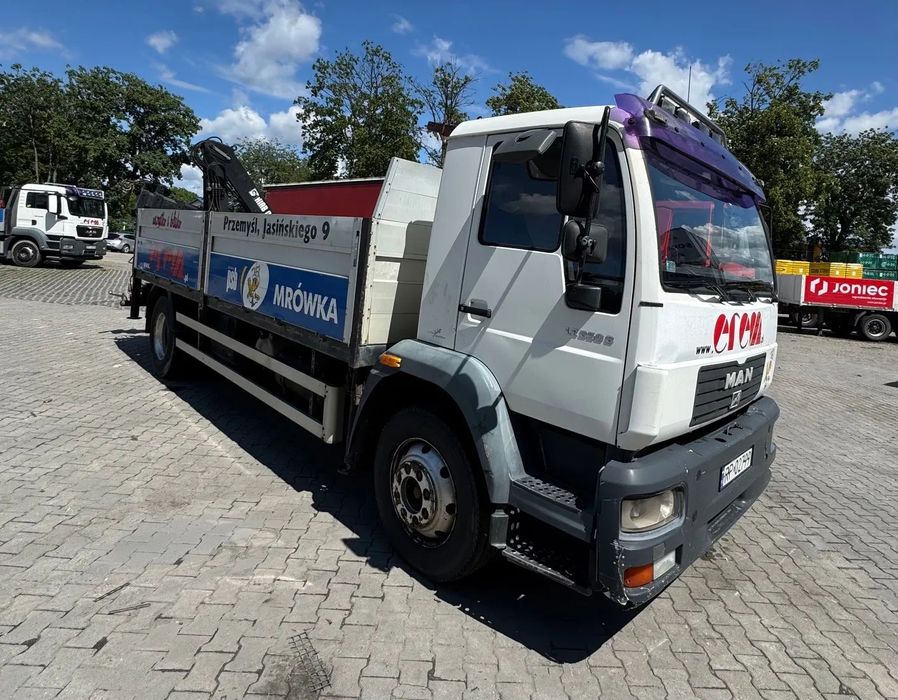 MAN LE 250 b  MAN LE 250 b HDS