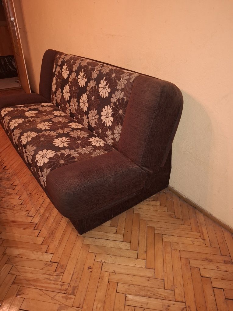 Wersalka brązowa