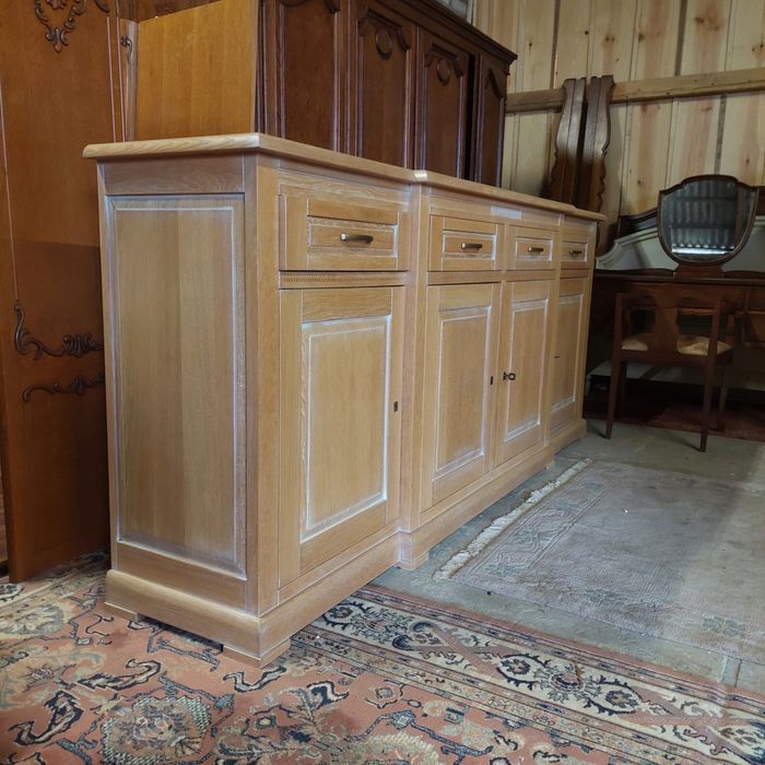 Piękna dębowa komoda