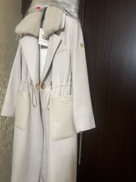 Продам пальто Італія нове