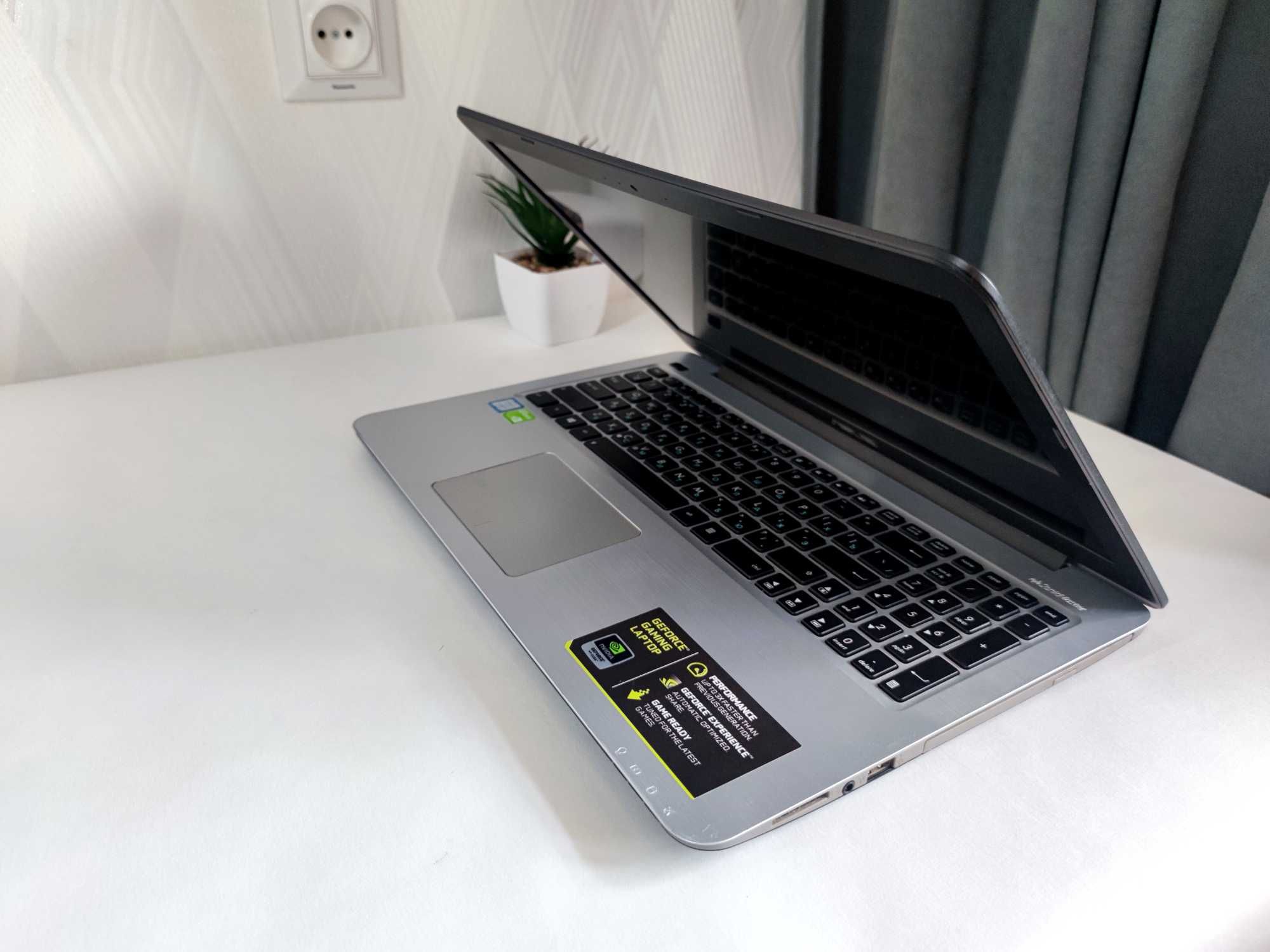 Игровой Asus 15.6 FHD| Geforce 940MX 2GB| 8DDR4|SSD120+1TB HDD|i3 7Gen