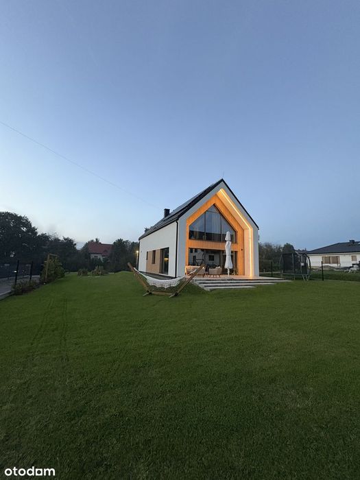 Nowoczesna Stodoła pod Krakowem | Energooszczędny dom z garażem