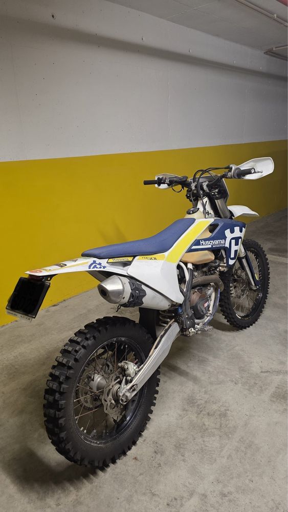 Husqvarna FE 501 matriculada