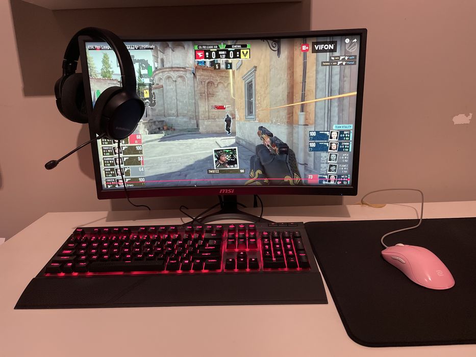 Komputer OMEN + mysz klawiatura sluchawki monitor