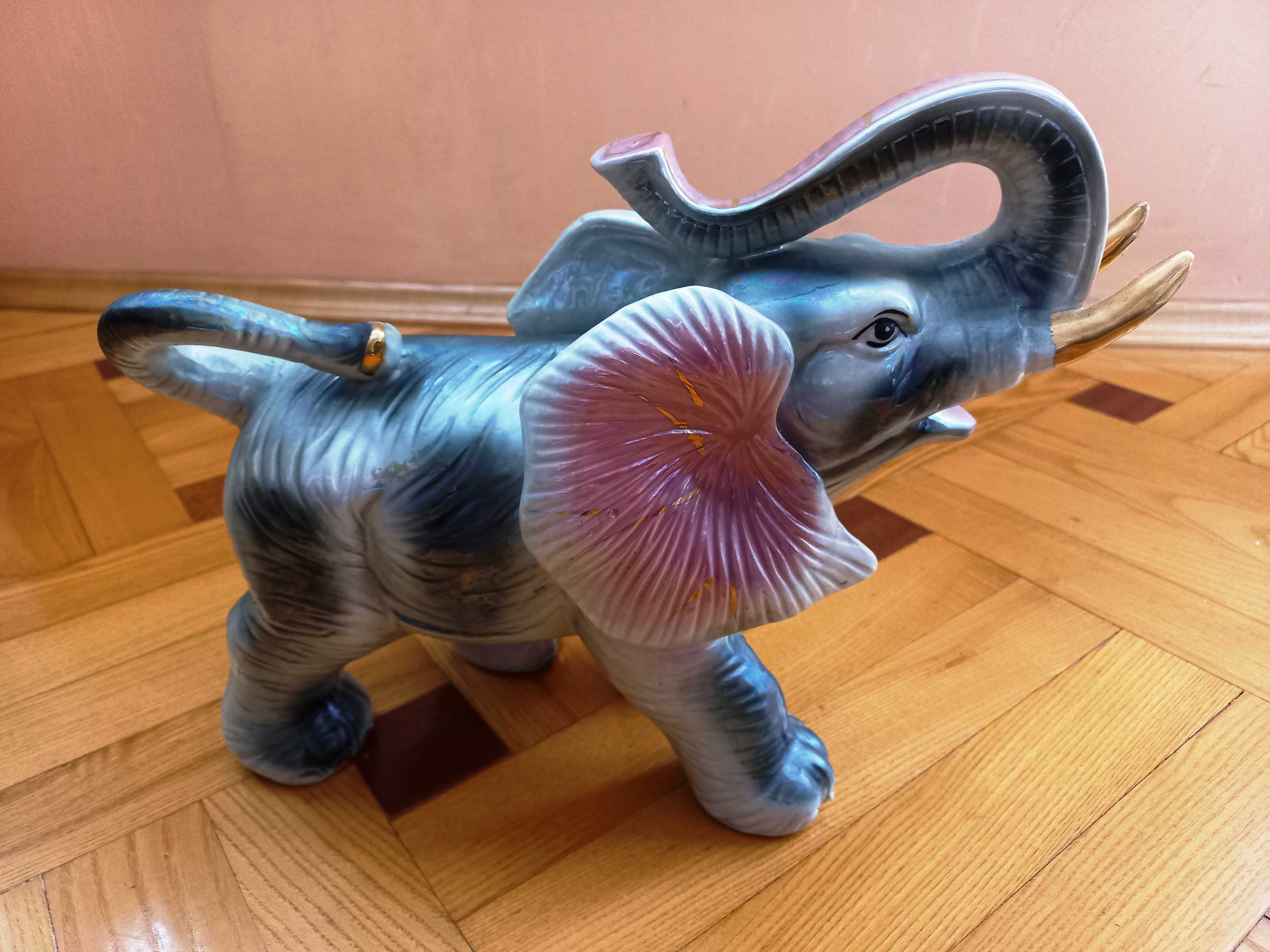 Idealny prezent - figurka słonia, słoń z podniesioną trąbą - duży