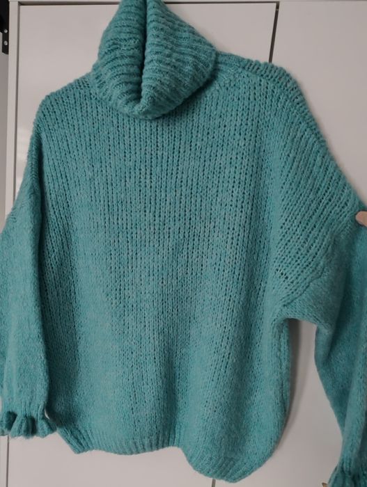 Włoski Sweter golf niebieski Lamiar