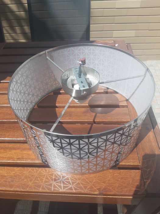 Candeeiro teto em bom estado