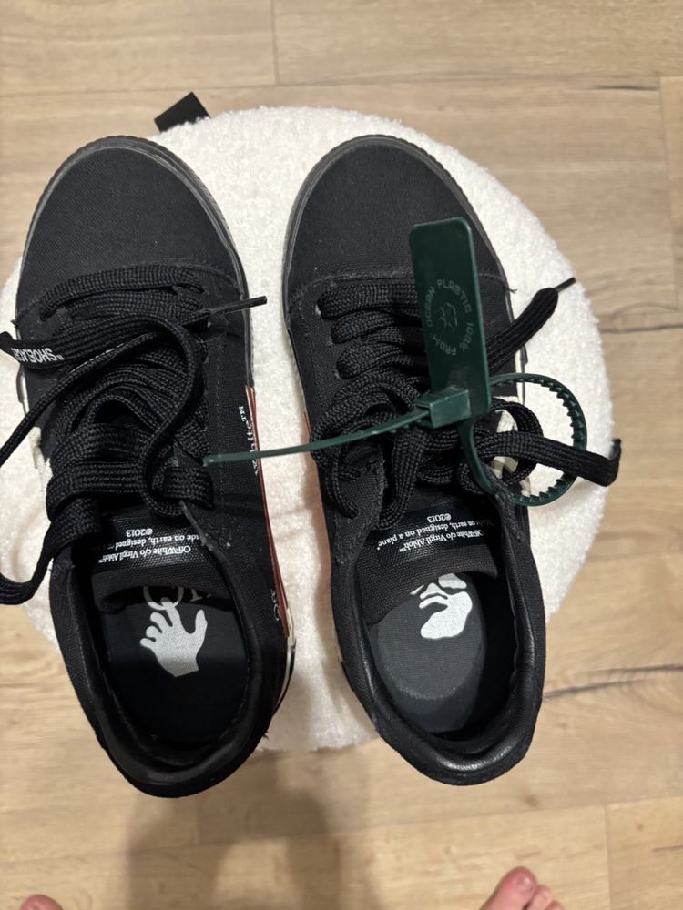 Кросівки Off-White