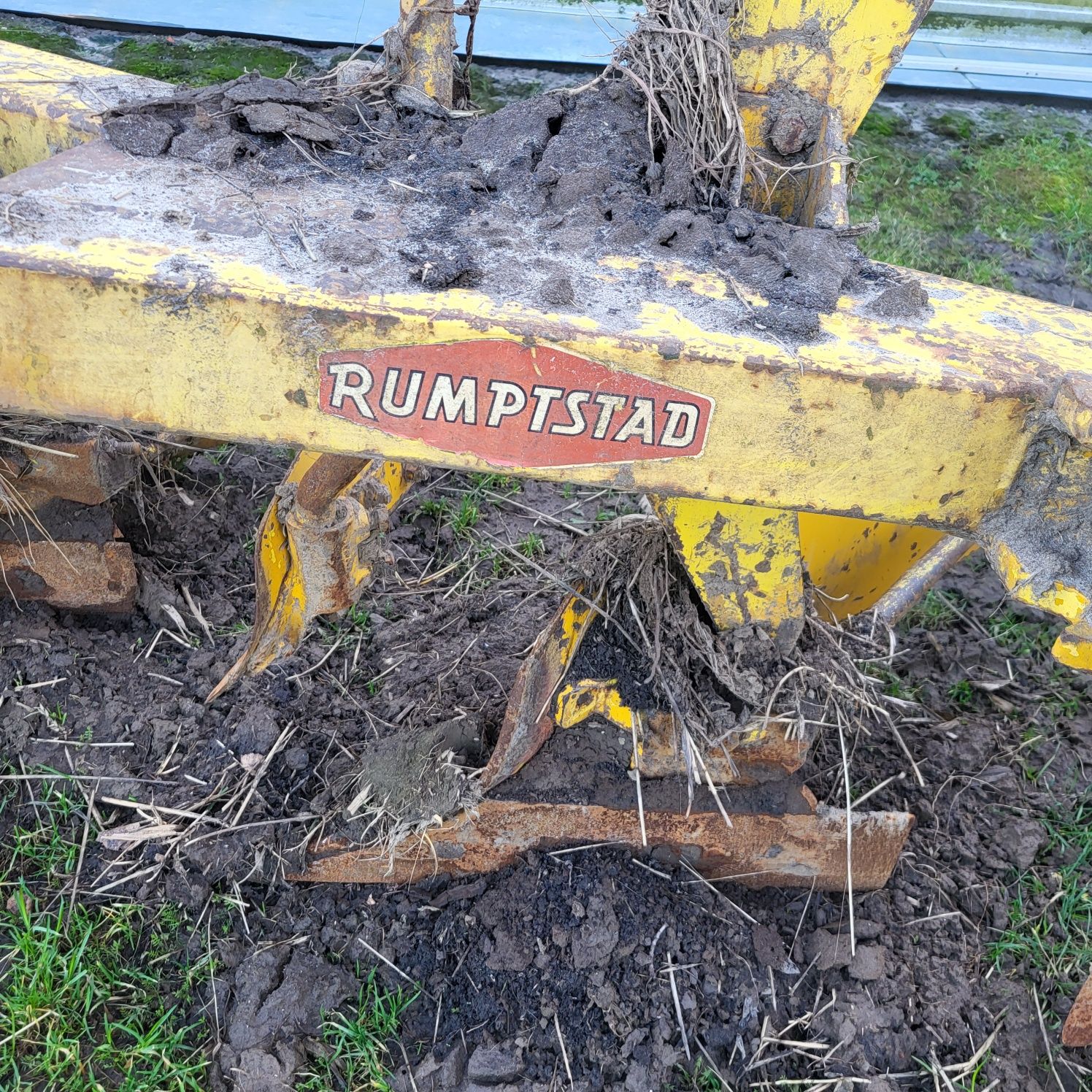 Pług 4 skibowy obracany rumpstad