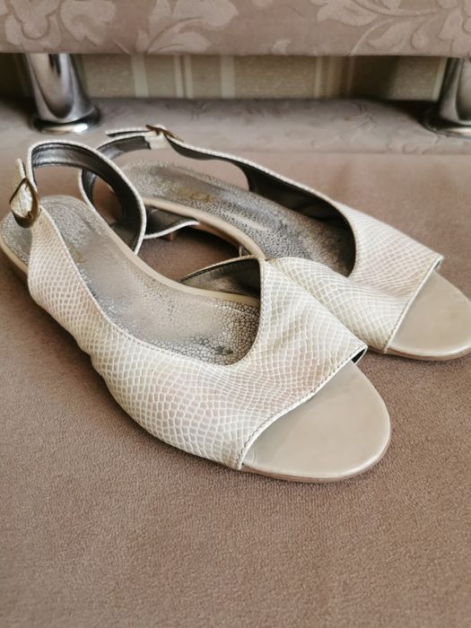 Босоніжки на дівчинку р. 36