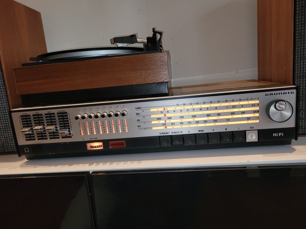 Hi Fi anos 70 - Grundig e Gira Discos PE 2001