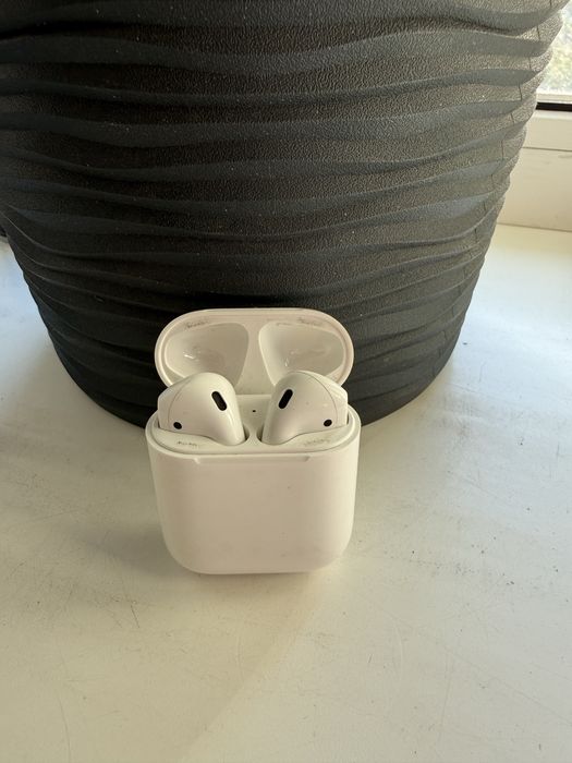 Продам AirPods 2 (оригинал)