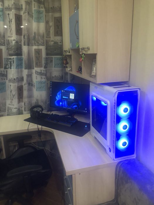 Компьютер (r5 5600x - 3080 - b450) +монитор+клава+мышка+кресло
