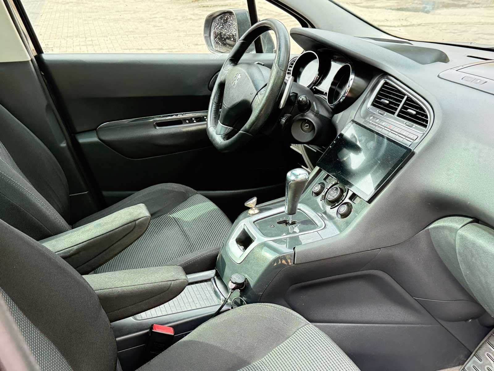Peugeot 5008 2011, 1.5 Diesel, Автомат!