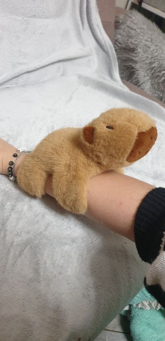 Mięciutka pluszowa kapibara – przyczepna do ręki