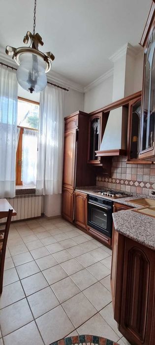 Аренда 3-х ком.квартирыS-110 м.кв. ул.Андреевский спуск 2 б.Подол без%