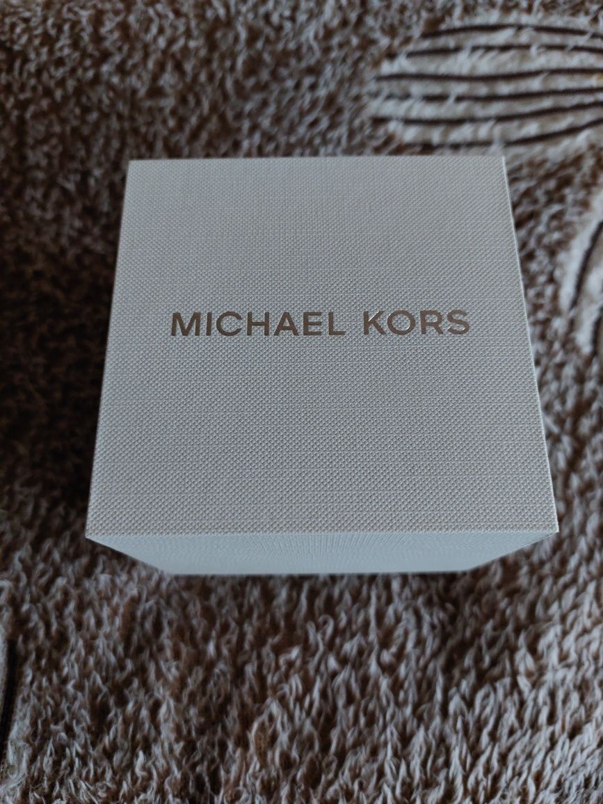 Годинник чоловічий часи Michael Kors Oversized Slim Runway MK8576 New!