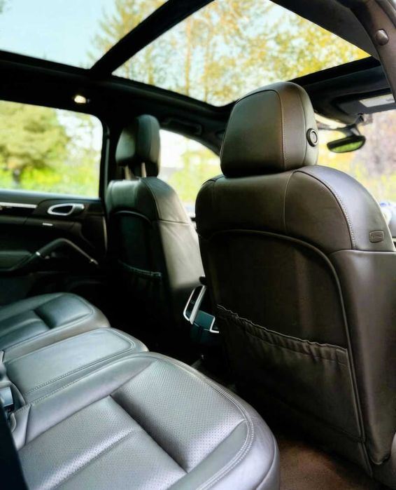 Porsche Cayenne      2016