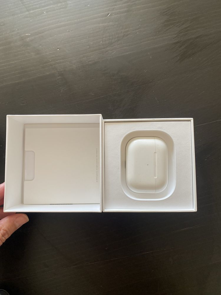 AirPods Pro Apple